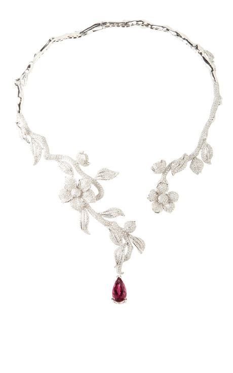 Bolso de piedras al estilo barroco